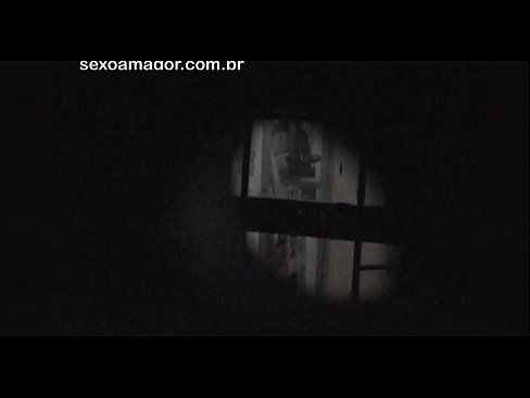 ❤️ Sarışın, içi boş tuğlaların arkasına gizlenmiş bir mahalle röntgencisi tarafından gizlice videoya alınır Ev yapımı porno pornoda tr.kanalmoscow.ru
